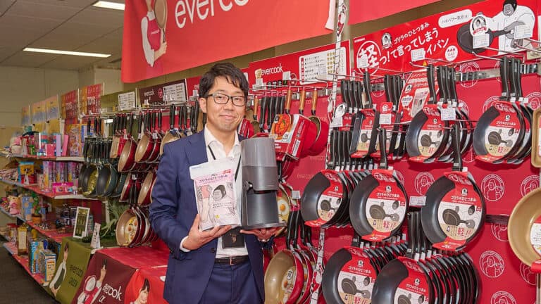 ヒット商品を後押しする「メディア視点」。開発ストーリーからおもしろいを見いだす｜株式会社ドウシシャ