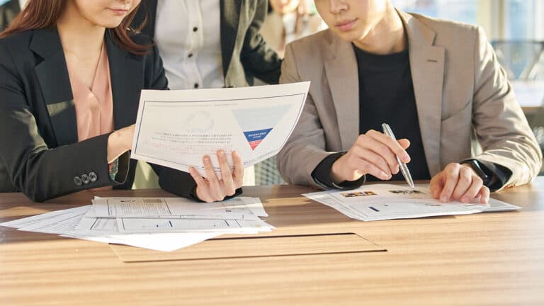 マーケティングの観点をプレスリリースに。マーケティング×広報の連携で効果を最大化|高梨杏奈