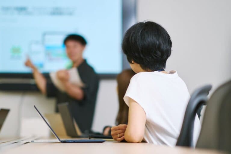 PR(パブリックリレーションズ)とは?意味や種類、活動内容など基礎知識を解説