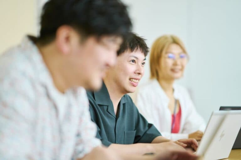 「広聴」とは?企業が広聴活動を行うメリット・方法・注意点、「公聴」との違いを解説