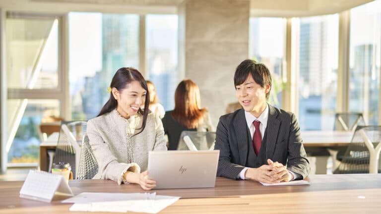 オンボーディングとは?人事が実施するときの3つのポイントや流れ、事例を紹介