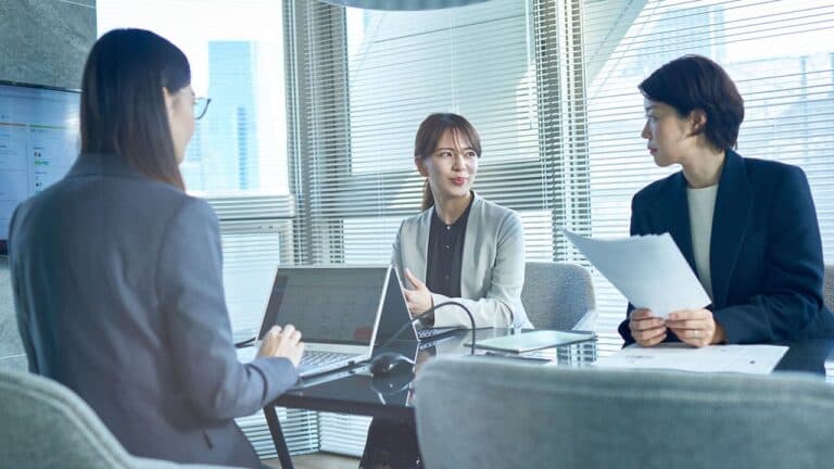 研究発表とは?発表までの流れや成功させる5つのポイント、発表のチャネルを解説