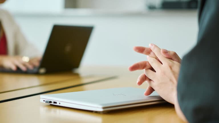 顧客ロイヤリティとは?判断する基準・調査方法・向上施策など基礎知識を解説