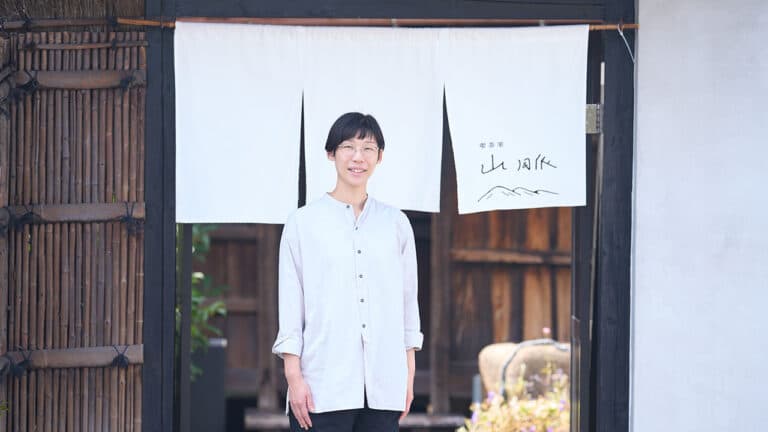 非日常を味わう岐阜の喫茶室。県外客を惹きつけた情報発信の秘訣|喫茶室 山脈