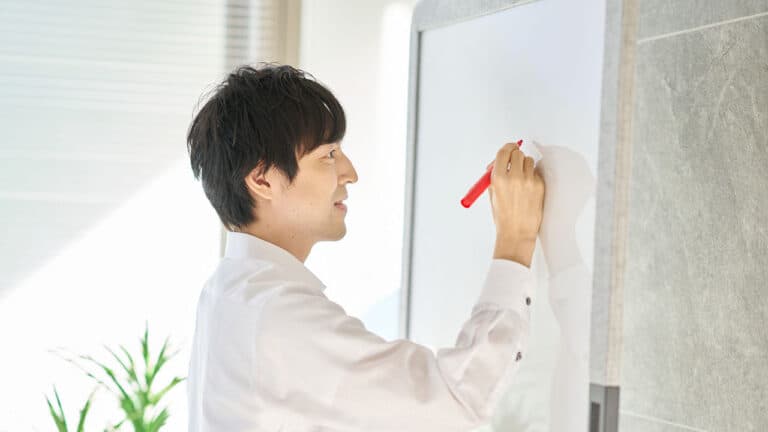 R&Dとは?主な種類・取り組むメリットと注意点、成功事例を社外発表方法と合わせて解説